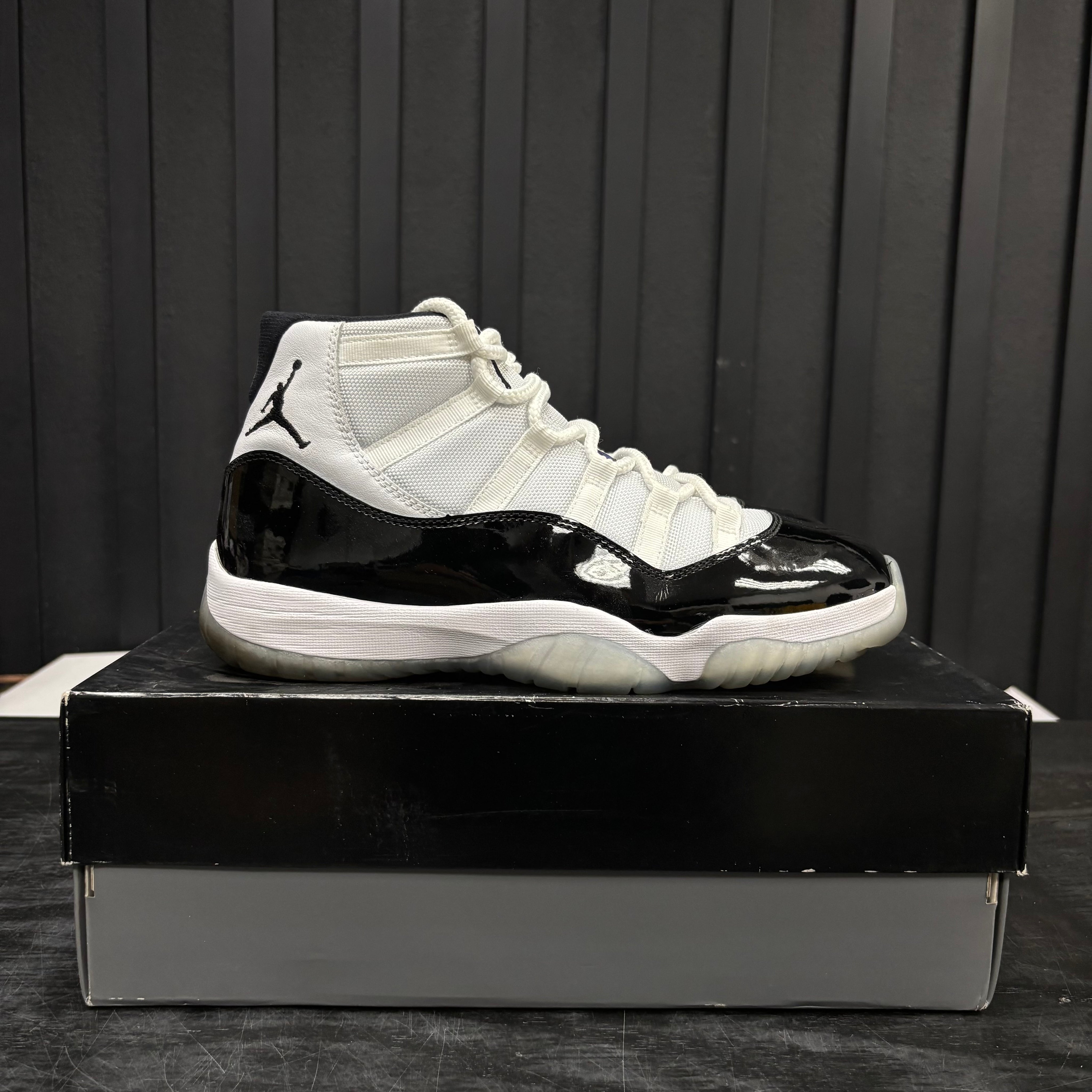 Jordan 11 Retro Concord (2018) - Used - 4597
