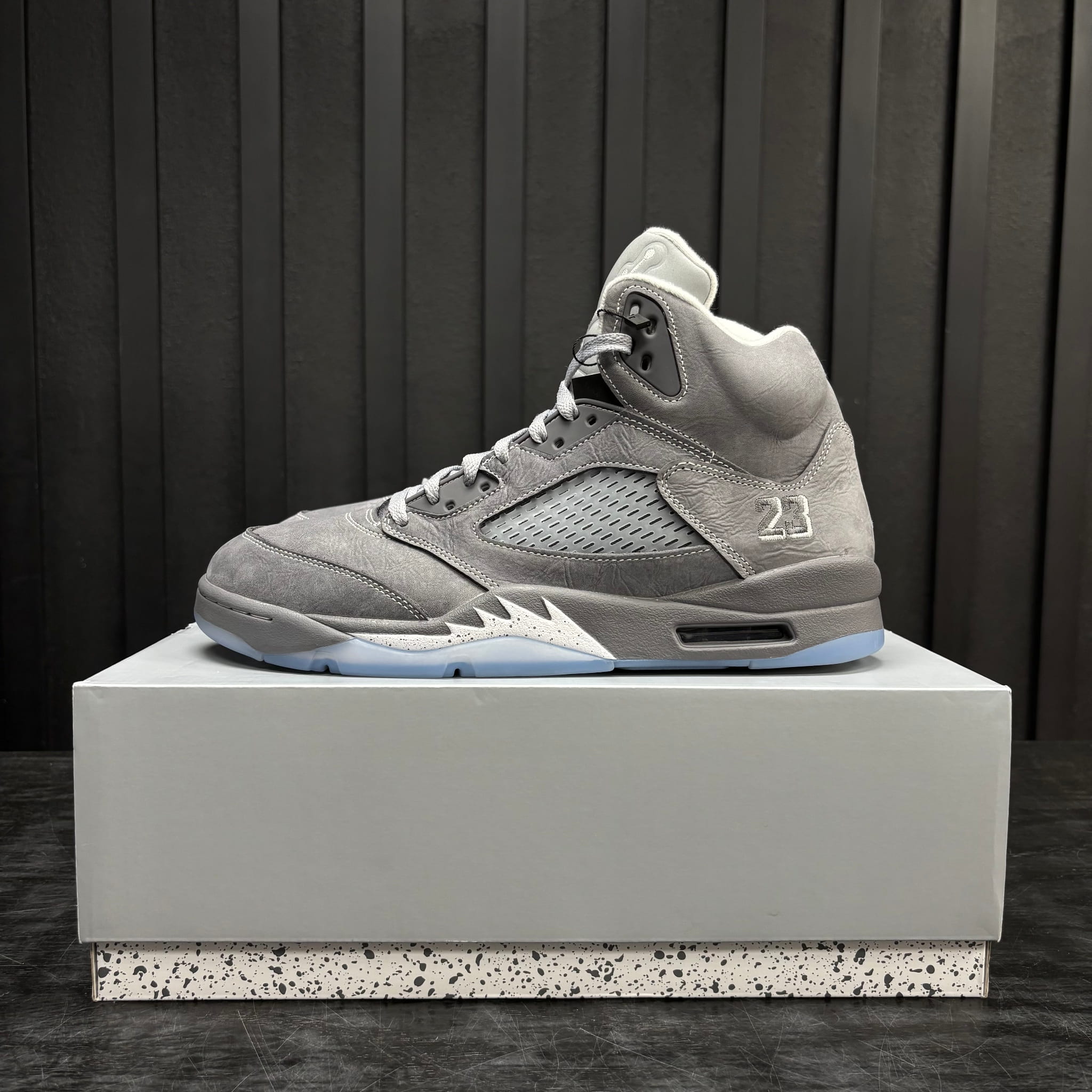 Jordan 5 Retro Wolf Grey (2026) - Used - 4621