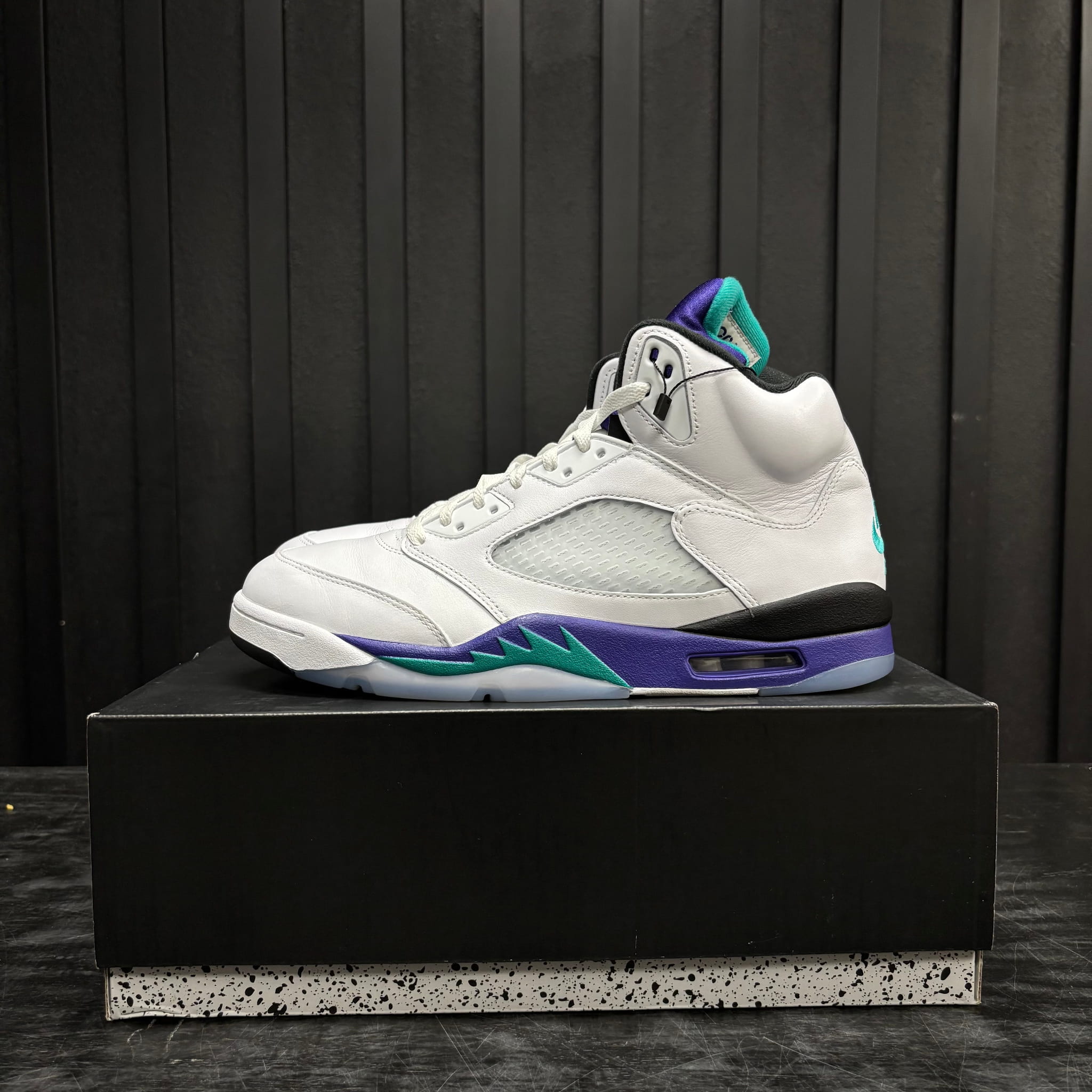 Jordan 5 Retro Grape (2025) - Used - 4622