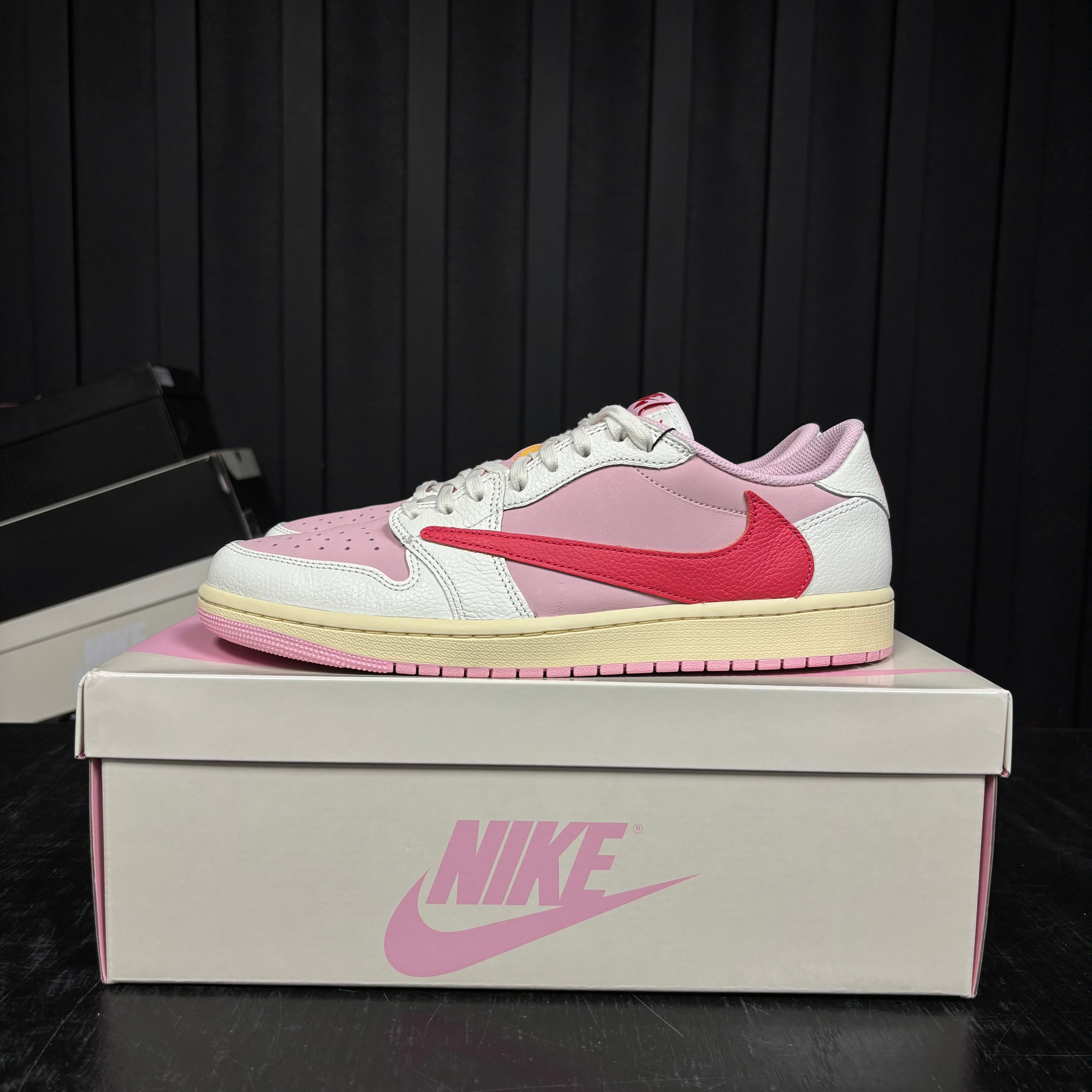 Jordan 1 Retro Low OG SP Travis Scott Sail Tropical Pink - Used - 4661