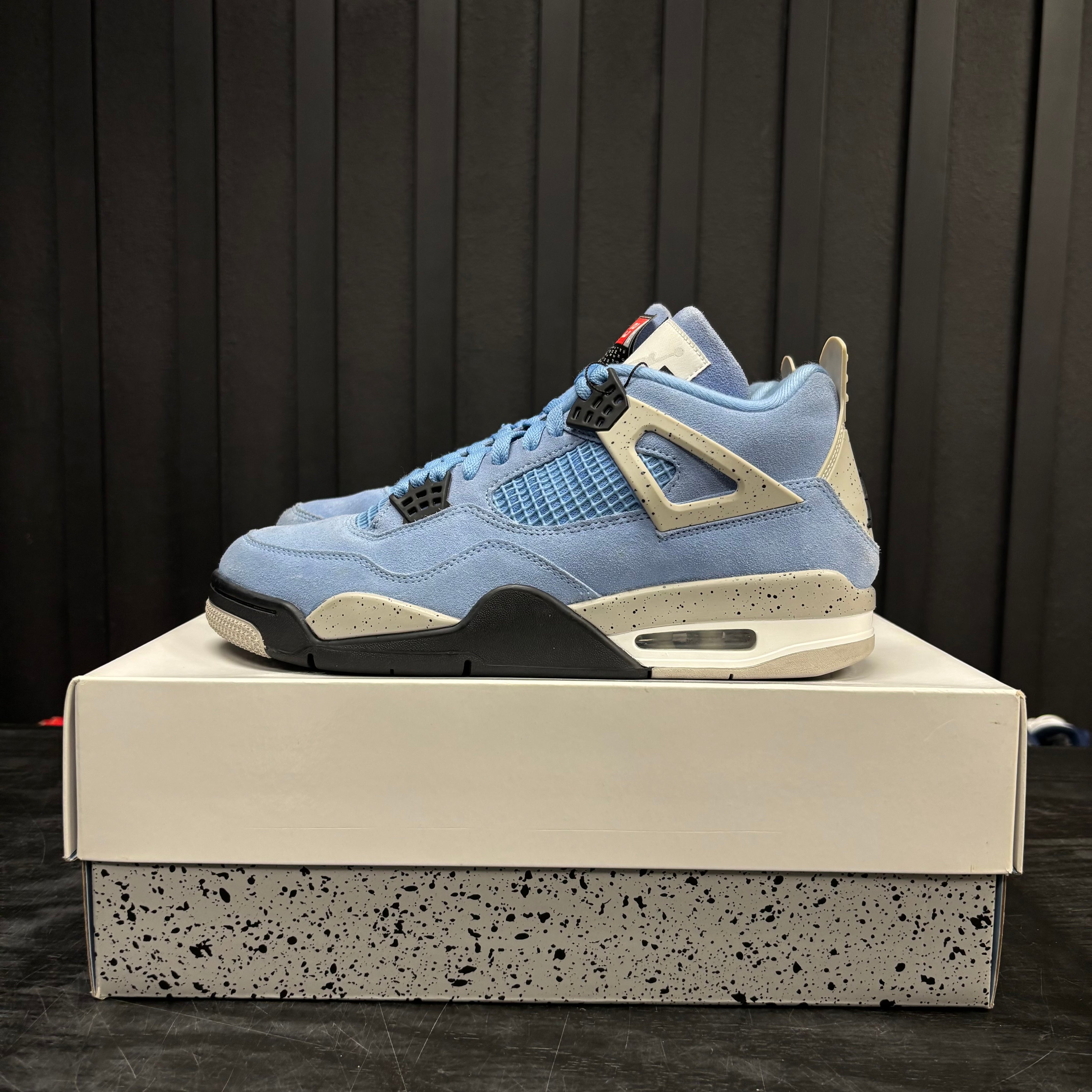 Jordan 4 Retro University Blue - Used - 4667