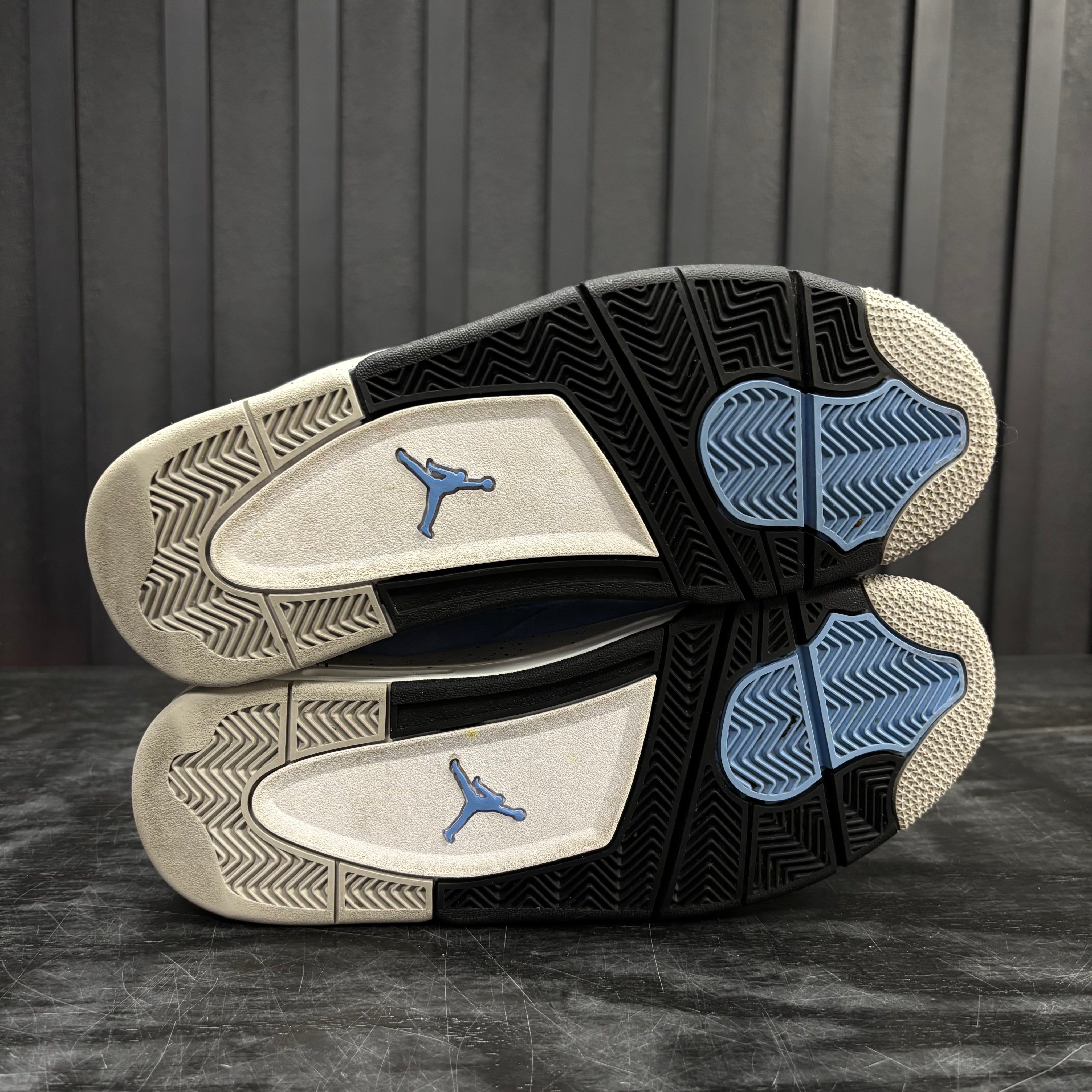 Jordan 4 Retro University Blue - Used - 4667