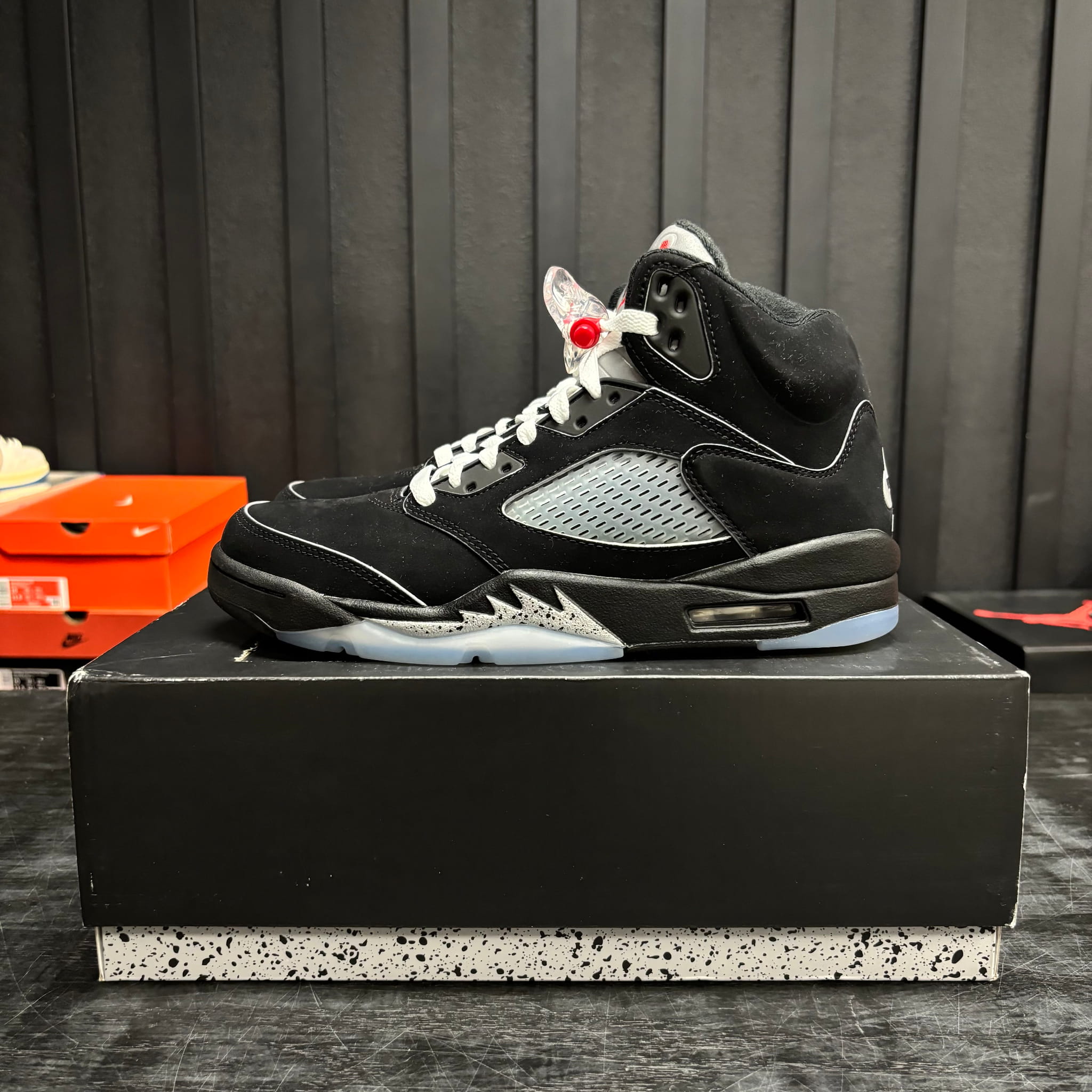 Jordan 5 Retro OG Black Metallic Reimagined - Used - 4673