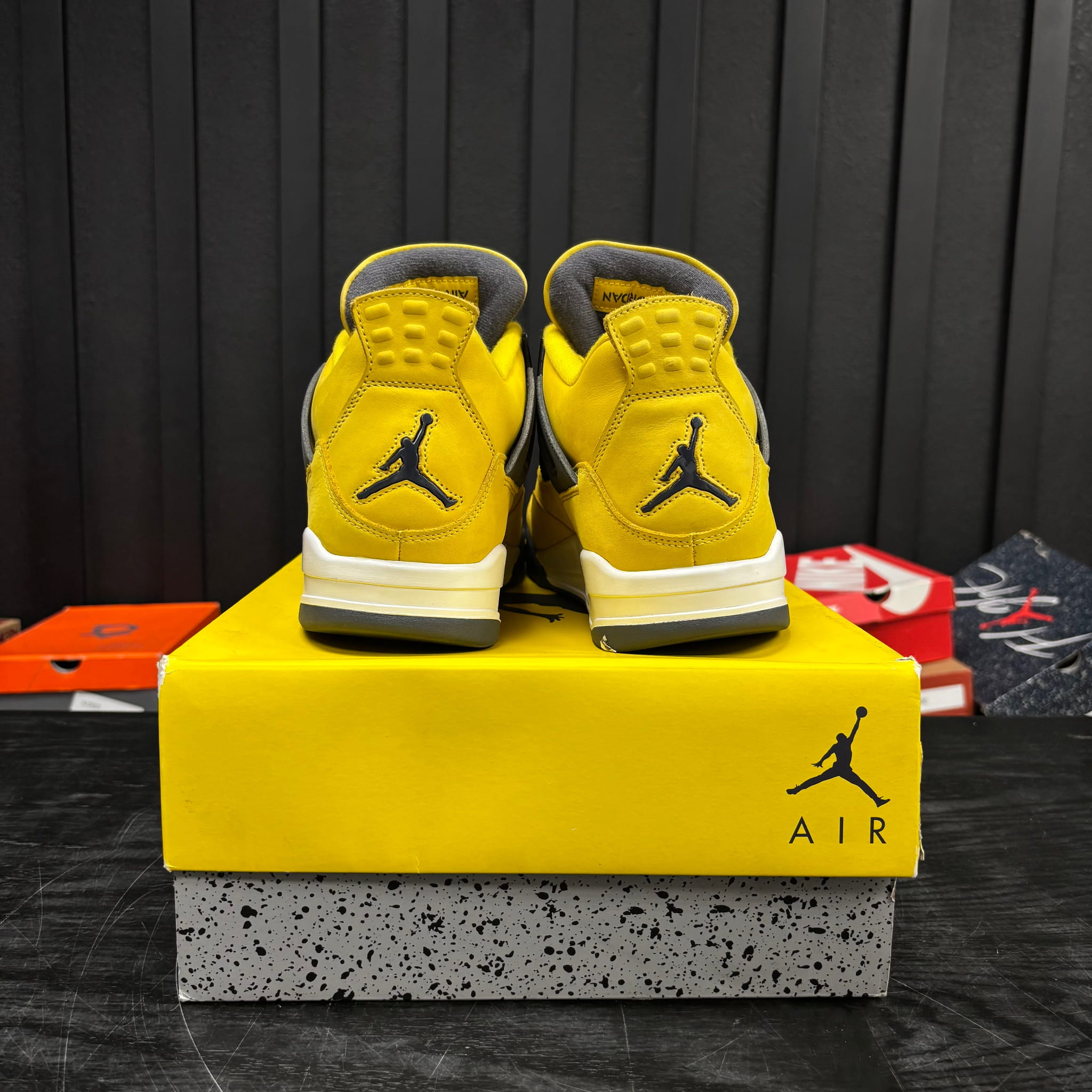 Jordan 4 Retro Lightning (2021) - Used - 4705