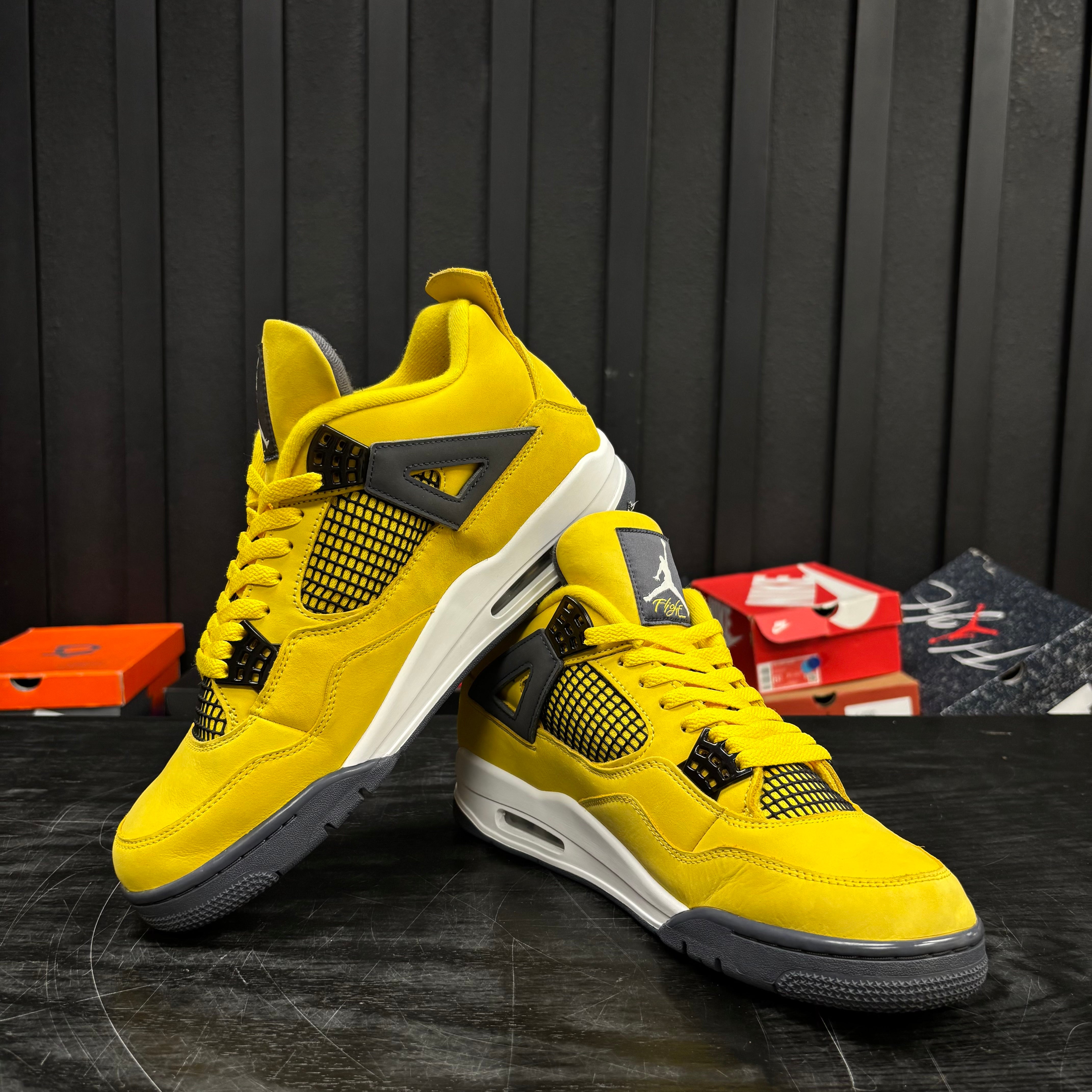 Jordan 4 Retro Lightning (2021) - Used - 4705