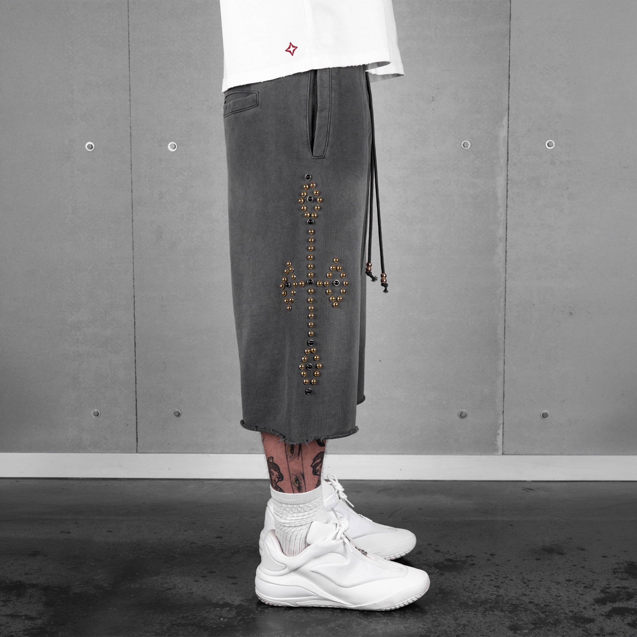 Commons Studios Rivet Sweatshort Black/Gold