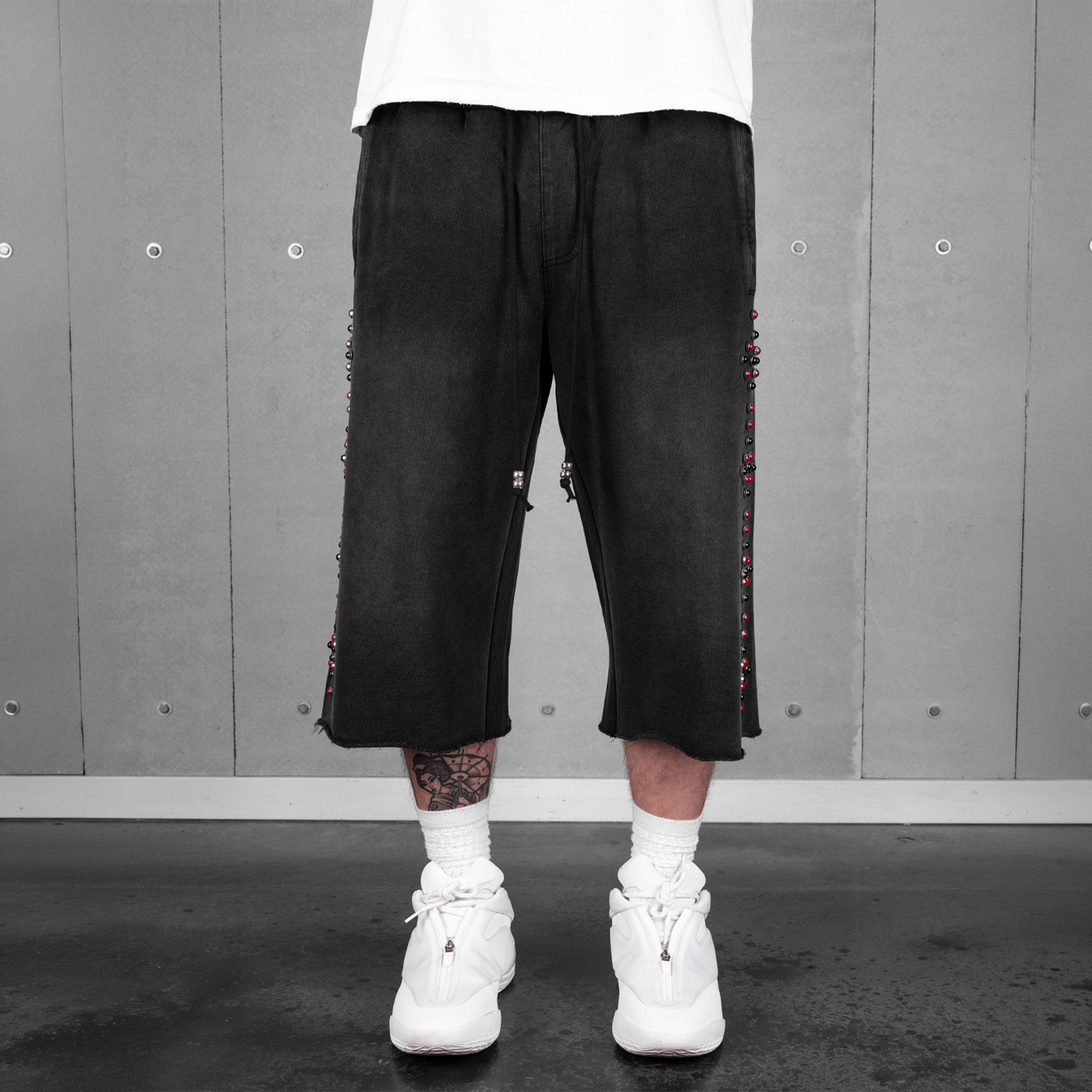 Commons Studios Rivet Sweatshort Black/Red