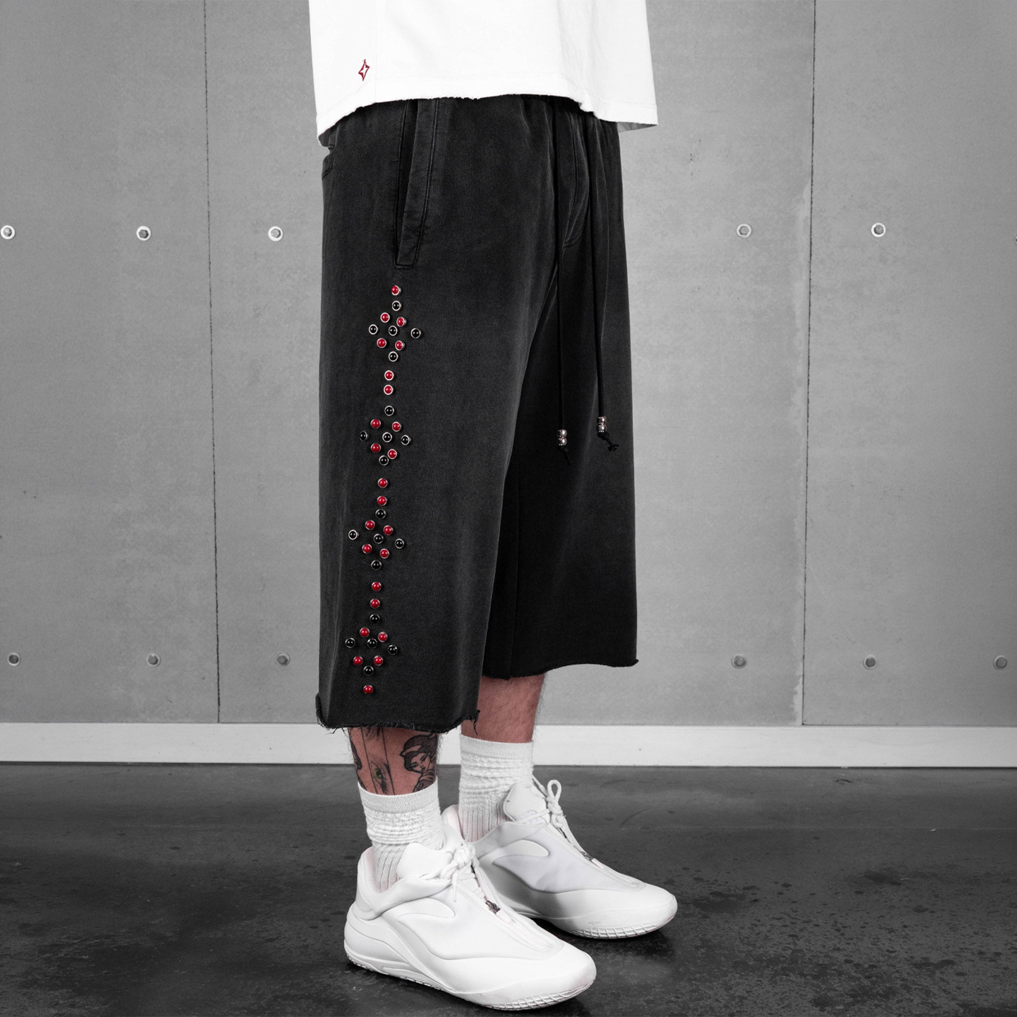 Commons Studios Rivet Sweatshort Black/Red