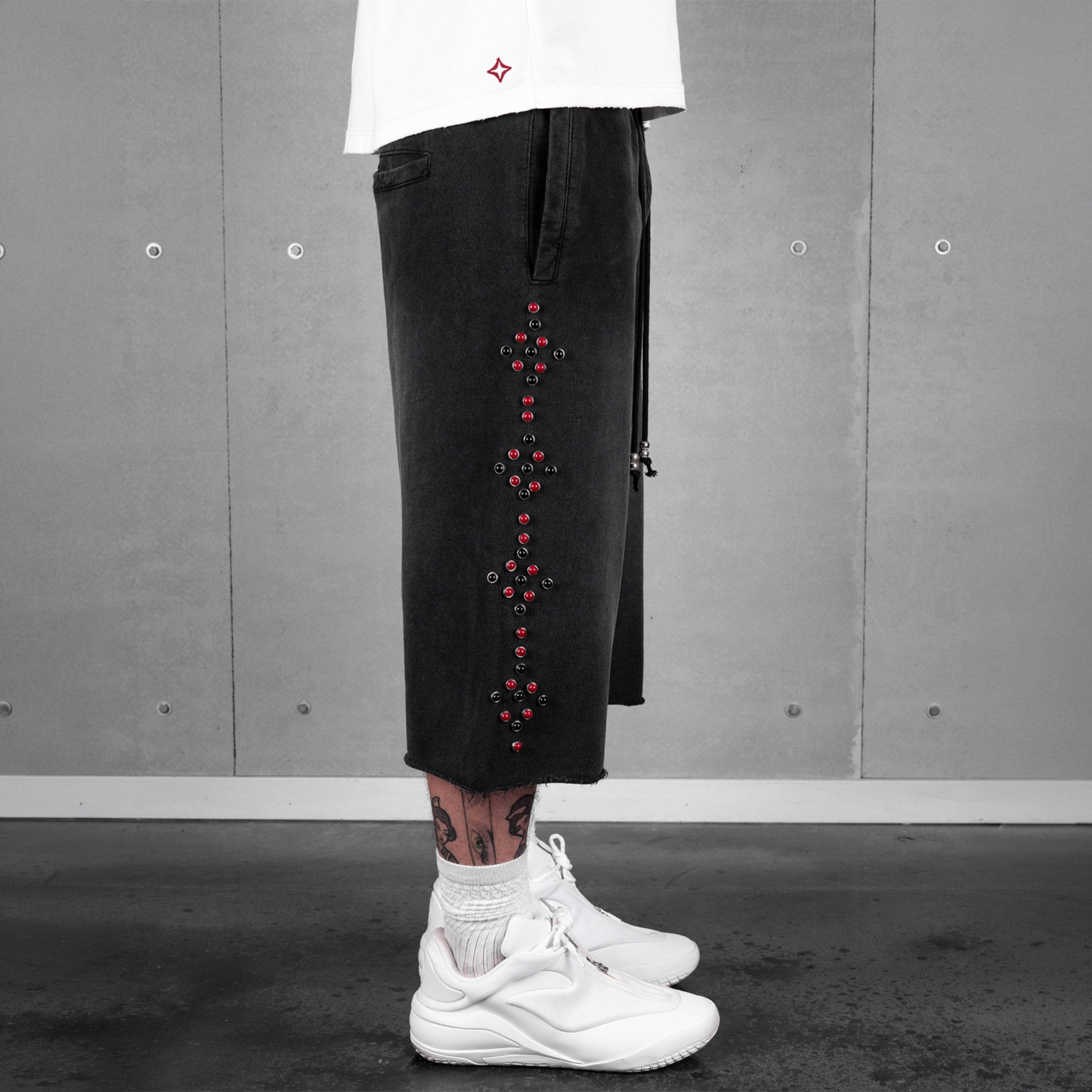 Commons Studios Rivet Sweatshort Black/Red