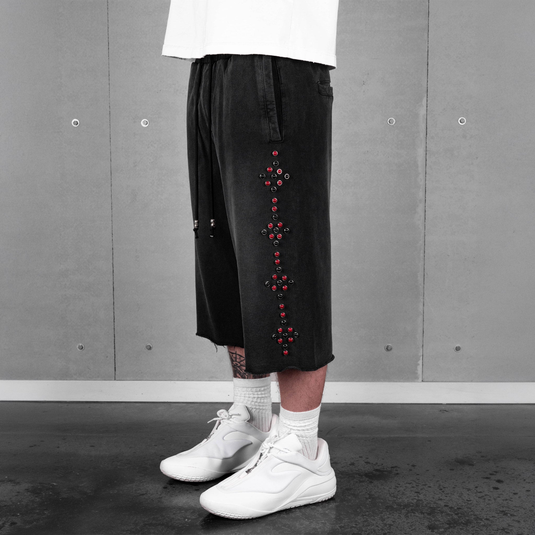 Commons Studios Rivet Sweatshort Black/Red