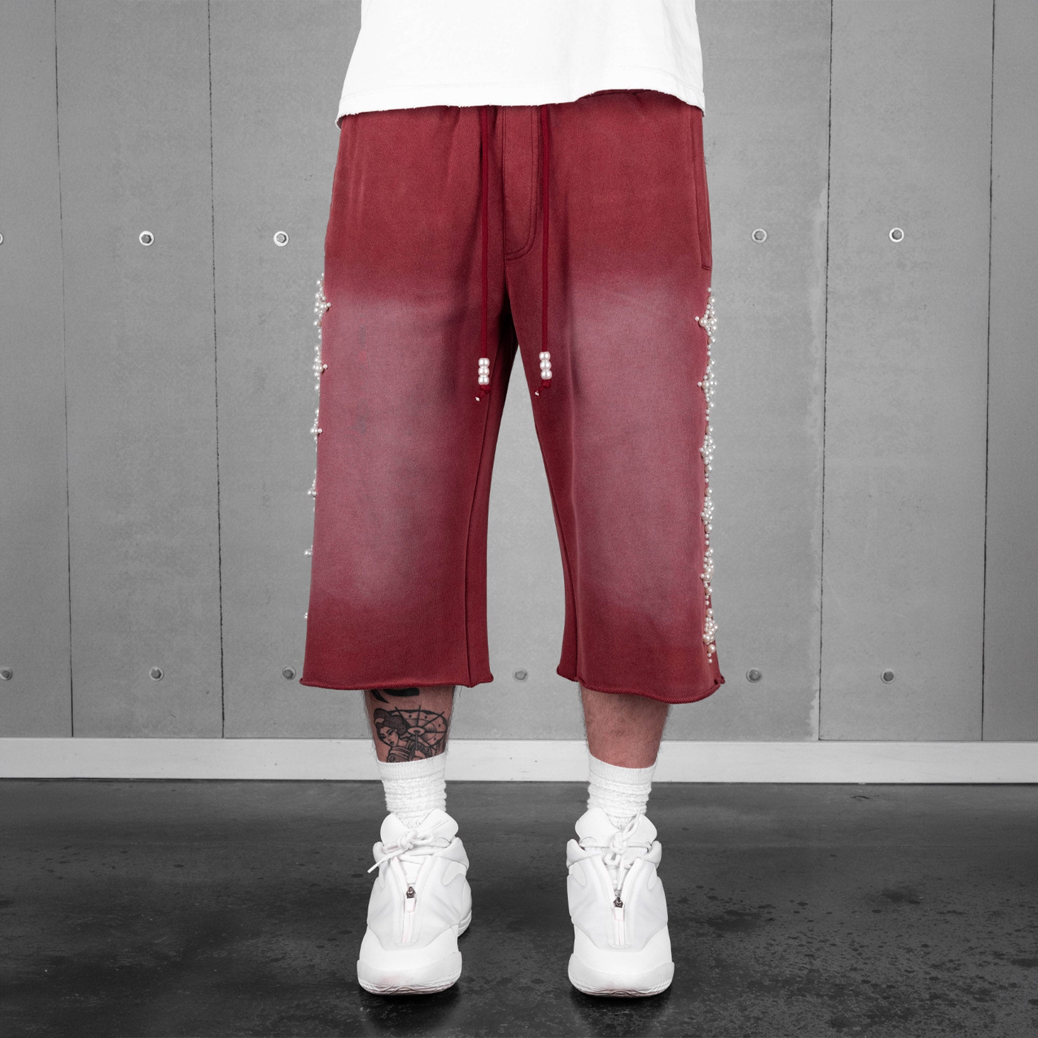 Commons Pearled Star Sweatshort Burgundy