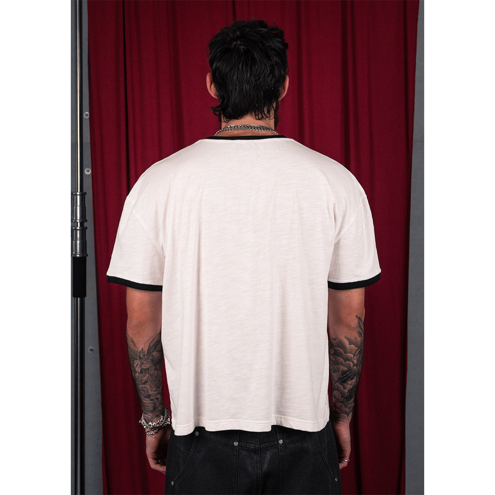 cmnhypblack_0002_blackcmnsshirt_0002_160A8404_1.jpg