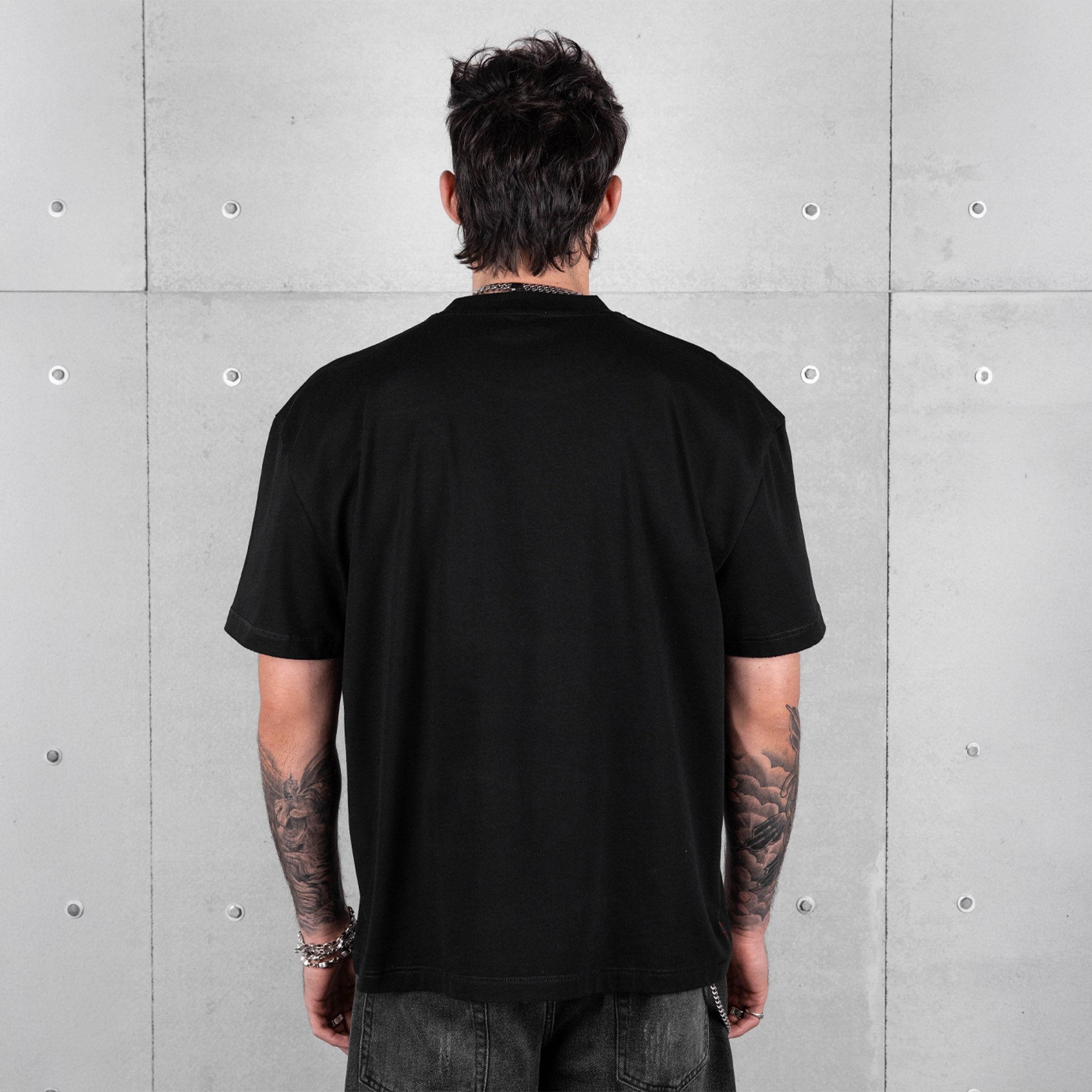 cmnhypblacktee_0000_Generative_Fill_2.jpg
