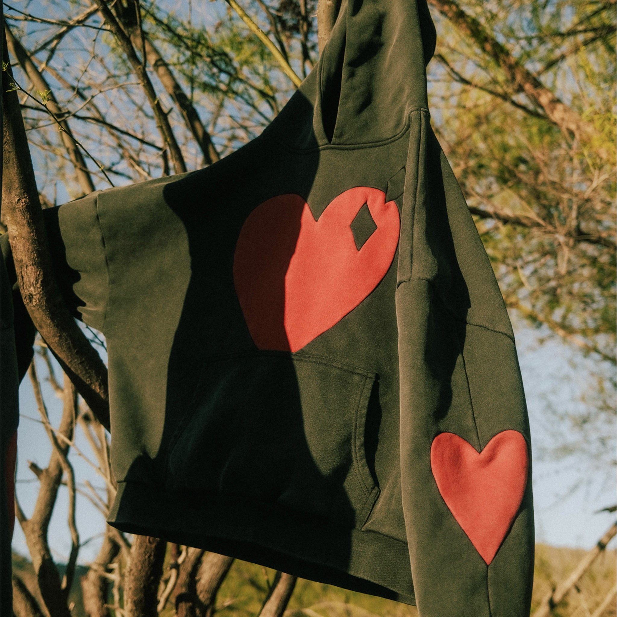 Commons Heart Hoodie Vintage Black - Common Hype