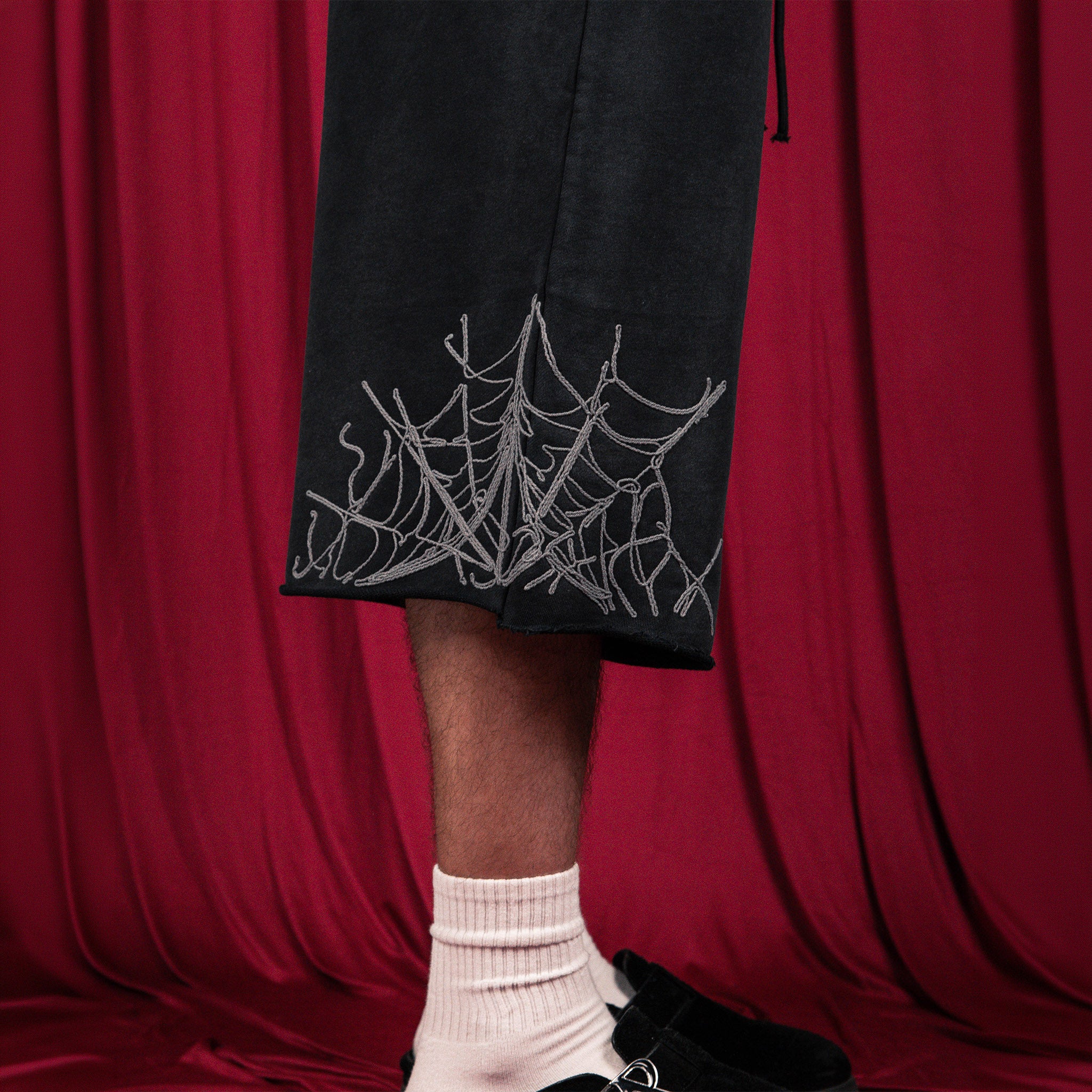 Commons Spider Sweatshort Vintage Black