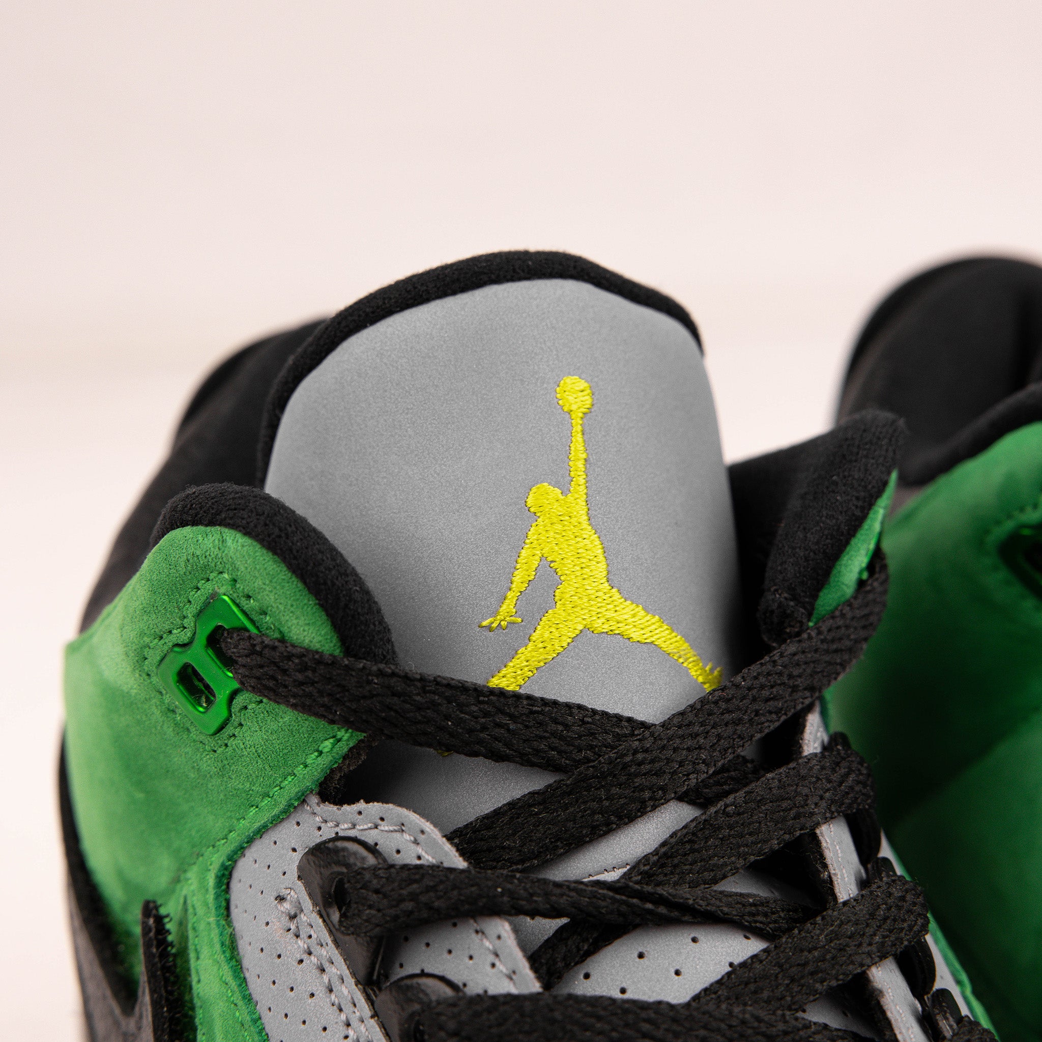 Jordan 3 Retro Tinker Oregon Ducks PE - Used - 3999