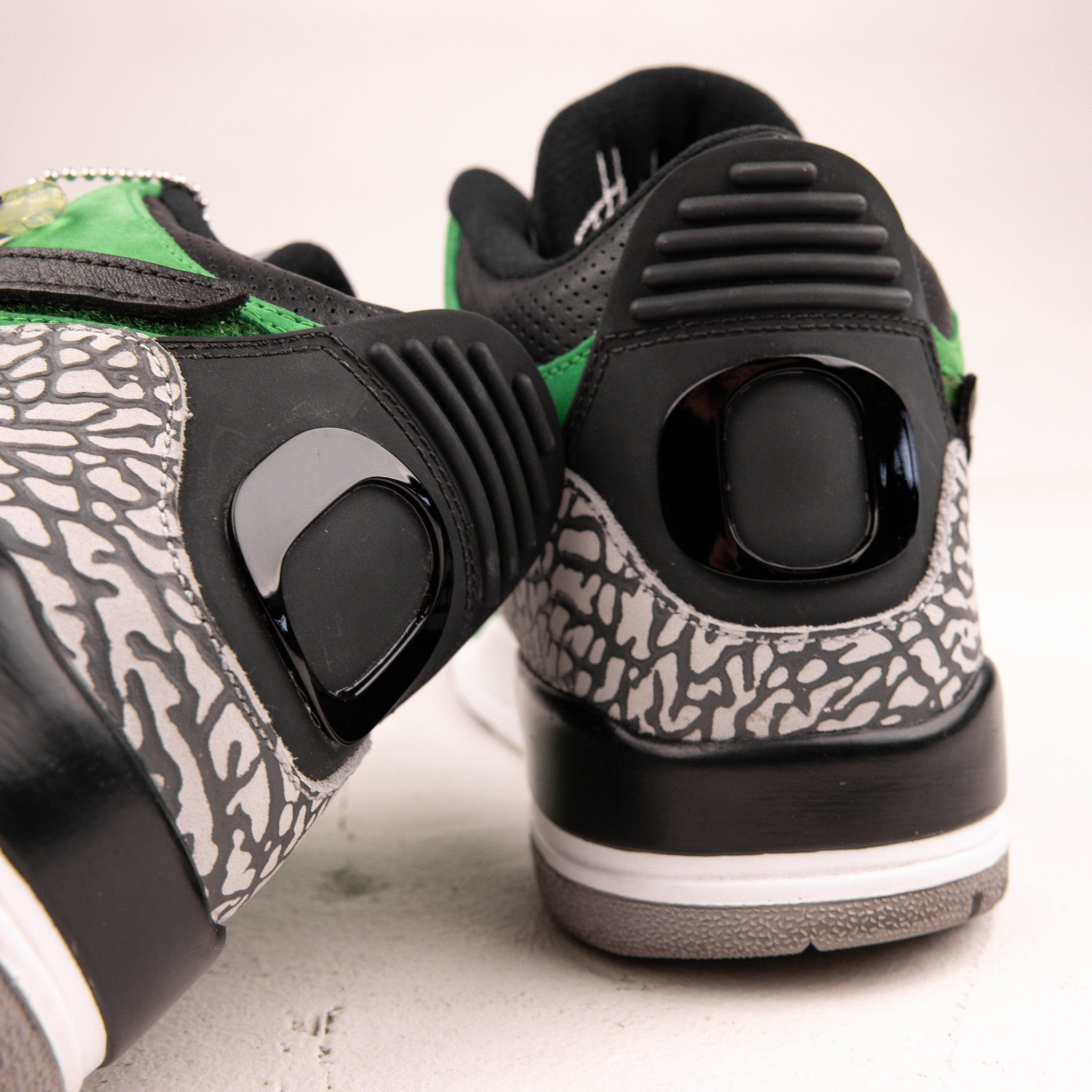 Jordan 3 Retro Tinker Oregon Ducks PE - Used - 3999