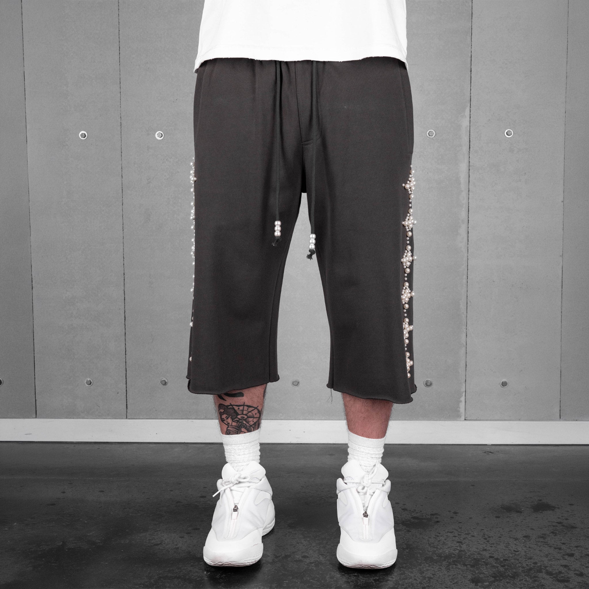 Commons Pearled Star Sweatshort Taupe
