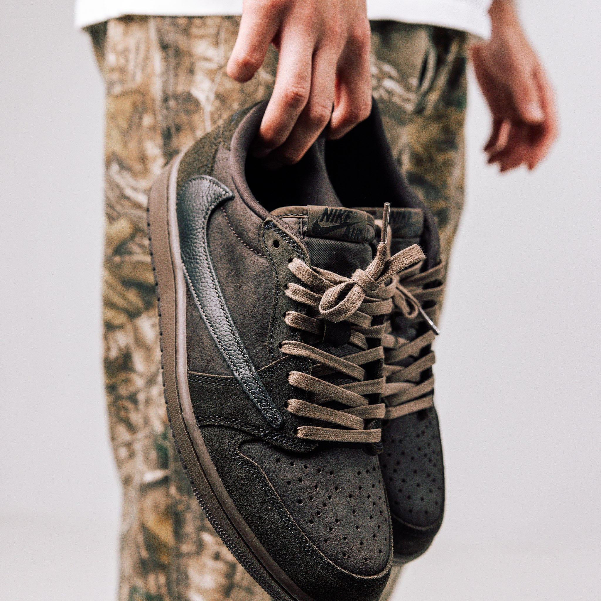 Jordan Retro Low OG SP Travis Scott Velvet Brown – Common Hype